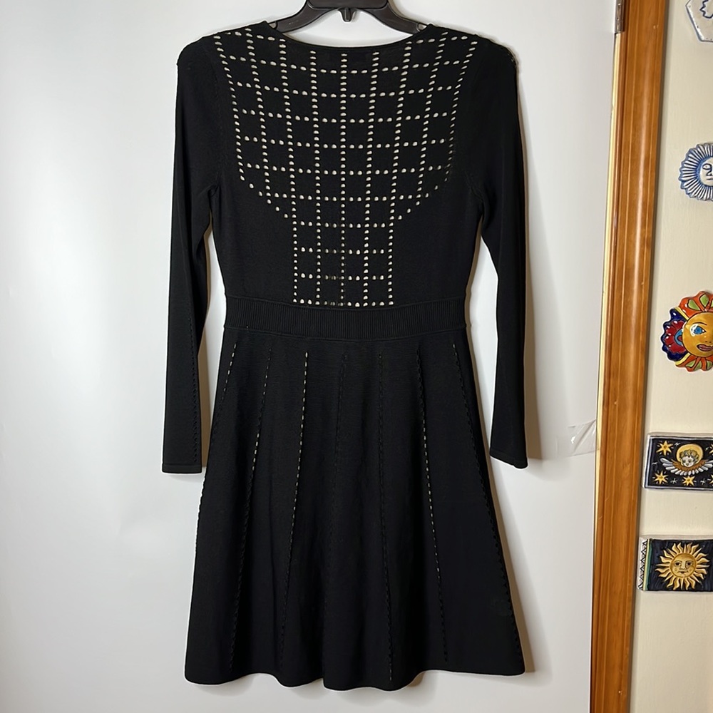 Calvin Klein Peek a Boo Cut Out Knit Long Sleeve Dress MEDIUM - Picture 7 of 7